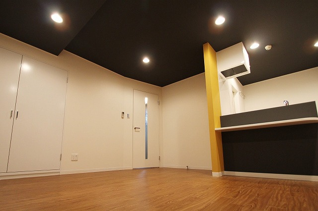 クルエボヌール駅前