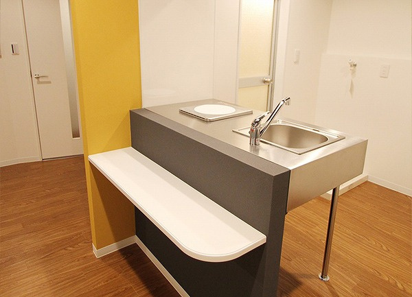 クルエボヌール駅前