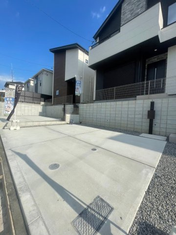 KIS名古屋市天白区平針南2期全3棟＜新築一戸建の駐車場|新春最強キャンペーン対象物件です♪詳細は弊社ホームページもしくはスタッフまでお気軽にお問合せ下さいませ♪ お役に立てる自信があります♪