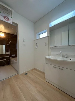 【独立洗面台】 | Cradlegarden名古屋市緑区諸の木第1全2棟＜新築一戸建て | キャンペーン対象物件です♪詳細は弊社ホームページもしくはスタッフまでお気軽にお問合せ下さいませ♪ お役に立てる自信があります♪