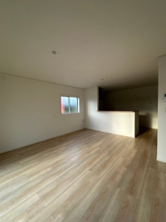 【居間・リビング】 | Cradlegarden名古屋市緑区諸の木第1全2棟＜新築一戸建て | キャンペーン対象物件です♪詳細は弊社ホームページもしくはスタッフまでお気軽にお問合せ下さいませ♪ お役に立てる自信があります♪