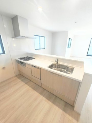 【外観】 | 千種区上野2期 | ご成約キャンペーン対象物件です♪詳細は弊社ホームページもしくはスタッフまでお気軽にお問合せ下さいませ♪ お役に立てる自信があります♪
春のキャンペーン対象物件です♪詳細は弊社ホームページもしくはスタッ