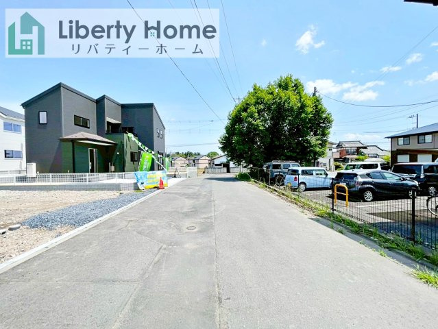 水戸市見川第14　新築戸建　1号棟の前面道路含む現地写真