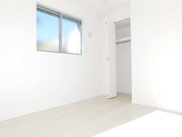 名古屋市中村区押木田町２丁目の中古一戸建の洋室|◇1階洋室◇　　南面で明るい洋室５．１４帖　　全居室収納完備