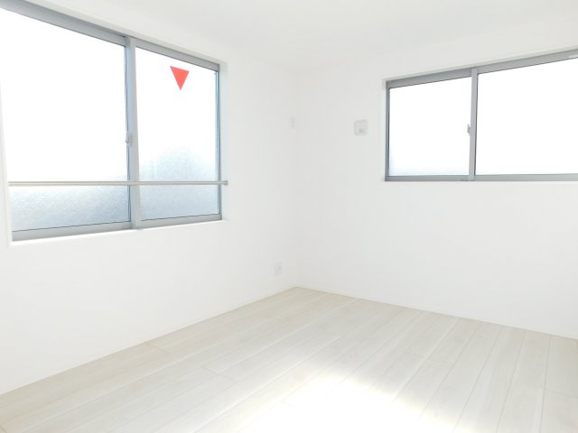 名古屋市中村区押木田町２丁目の中古一戸建の洋室|◇3階洋室◇　　南面で明るい洋室６．０帖　　全居室収納完備♪