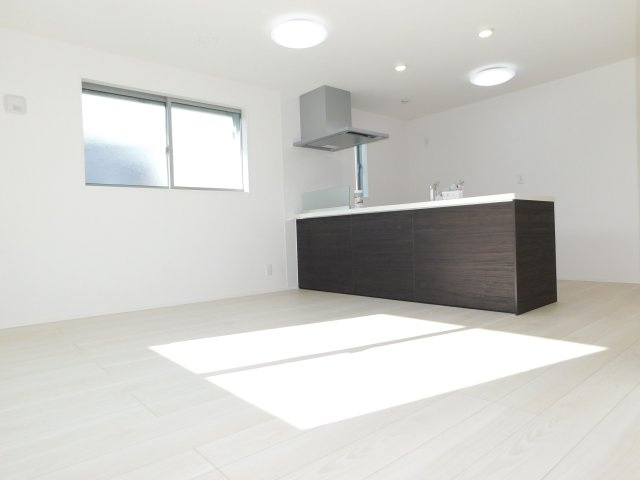 名古屋市中村区押木田町２丁目の中古一戸建の居間・リビング|◇リビング◇　　南面で明るいリビング♪♪　