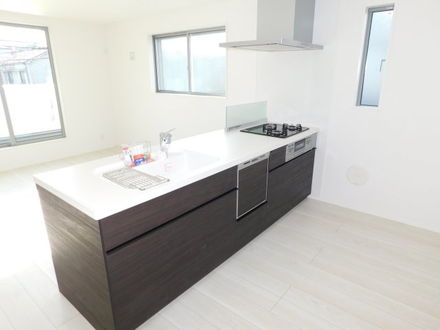 名古屋市中村区押木田町２丁目の中古一戸建のキッチン|◇キッチン◇　　人気の対面式キッチン♪　食洗機完備♪　お手入れらくらくシンク♪　