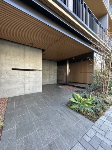 杉並区高円寺北４丁目の賃貸マンションのエントランス