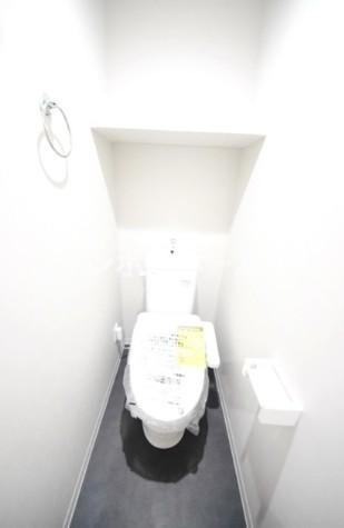 担当エリアのルームアドバイザーが直接対応いたしますのトイレ|落ち着いた色調のトイレです