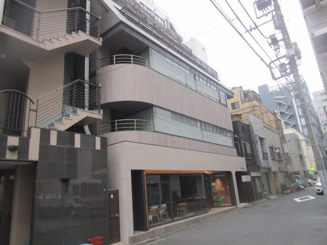 中央区日本橋小伝馬町のビルの外観