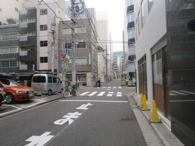 中央区日本橋小伝馬町のビルの周辺