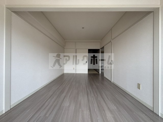 ユーネスト浅野の洋室