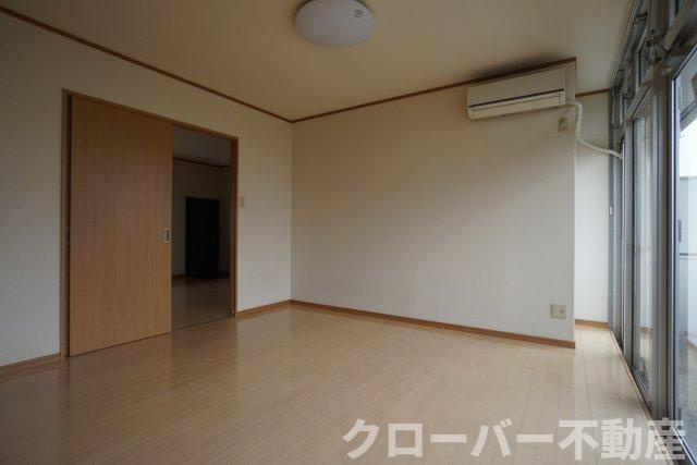 古川ビルの居間・リビング