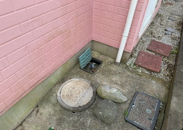 【設備】 | 敷地内に散水栓や立水栓があると便利です。水道水を直接利用できるため、水を運ぶ手間を省くことが出来ます。大量の水を必要とする洗車作業や清掃などに役立ちます。その他設備とあわせて、現地でご確認ください。