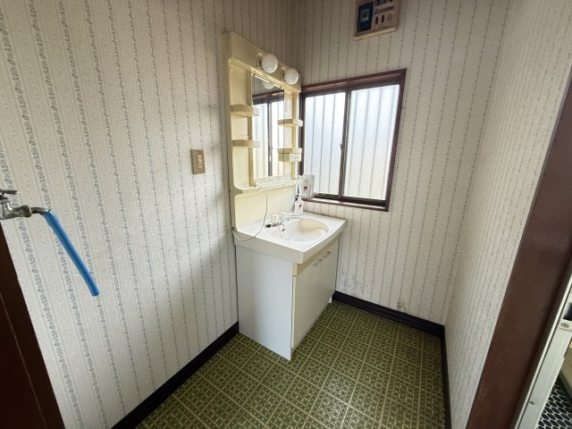 中古戸建　富士市入山瀬　（４DK）の独立洗面台