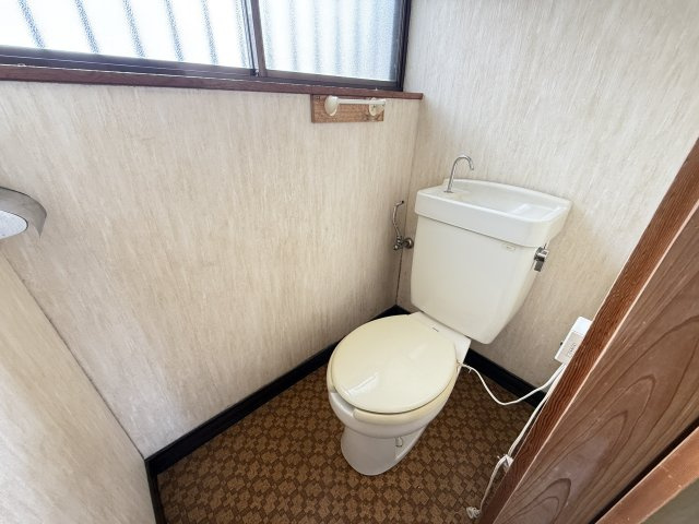 中古戸建　富士市入山瀬　（４DK）のトイレ