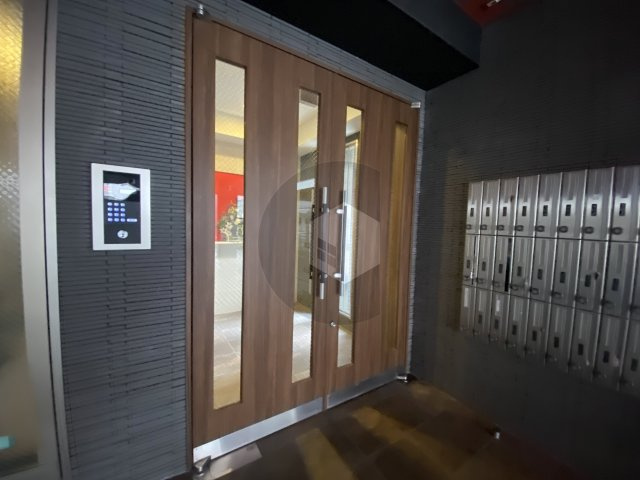 エムズコート小阪のエントランス