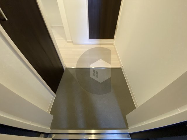 エムズコート小阪の玄関