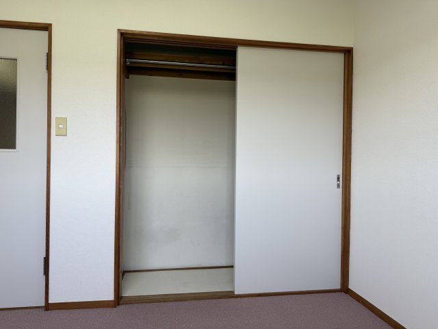 三鷹市大沢６丁目のアパートの収納