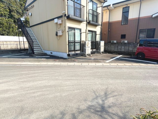 エスペラントの駐車場