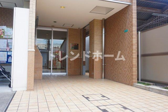 ドルチェヴィータ難波南のエントランス|選べる家電プランあり！！