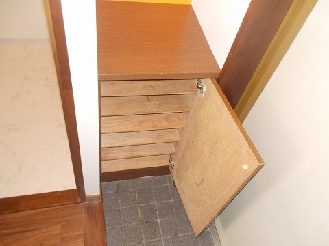 総社駅前ビルの玄関