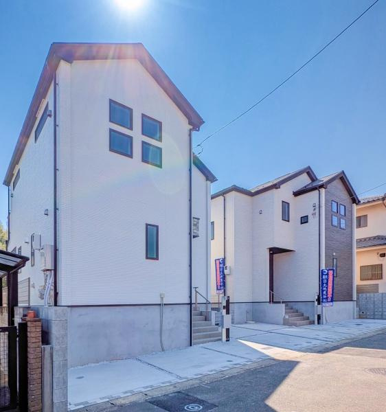 横浜市港南区日限山４丁目の新築一戸建の前面道路含む現地写真|周辺環境も合わせてご案内させて頂きます！
お気軽にお問い合わせ下さい！