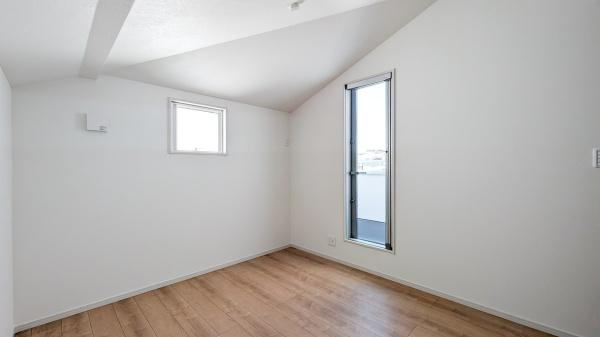 横浜市港南区東永谷３丁目の新築一戸建の洋室|落ち着きのある洋室です！
休日はこちらでおくつろぎ下さい♪