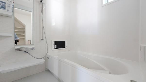 横浜市港南区東永谷３丁目の新築一戸建の浴室|こちらのバスルームで一日の疲れをいやして下さい！
もちろん、浴室乾燥機付きです！