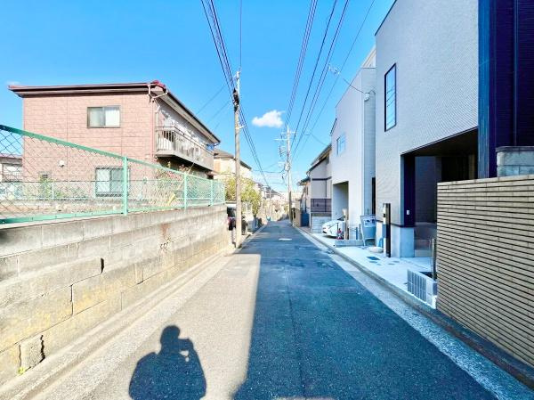 横浜市港南区港南６丁目の新築一戸建の前面道路含む現地写真|周辺環境も合わせてご案内させて頂きます！
お気軽にお問い合わせ下さい！