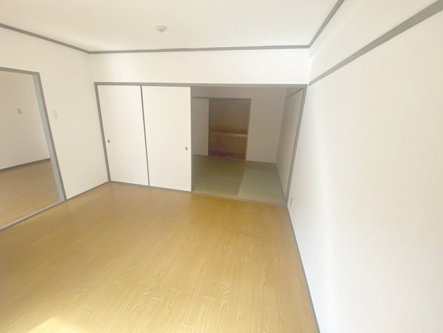 サンコート宝塚の居間・リビング