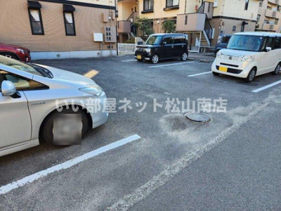 【駐車場】 | セジュール久万ノ台　A棟