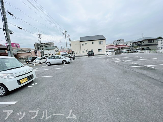 ラ・プリミエールの駐車場