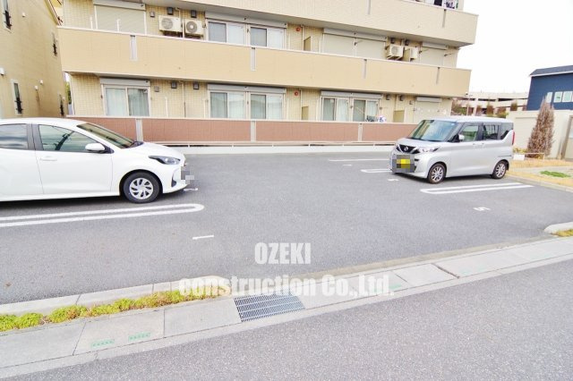 スクエアレイクの駐車場