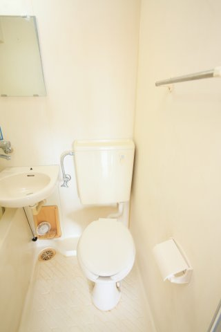 フォークビルアンドウのトイレ|別部屋反転間取りのお写真となります。