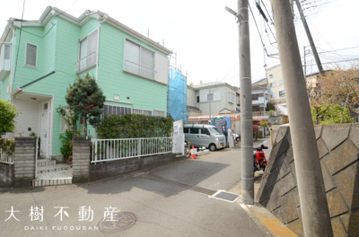 【前面道路含む現地写真】 | 海老名市国分北3丁目 新築戸建て 全1棟　【仲介手数料無料】 | ※令和7年5月上旬に撮影