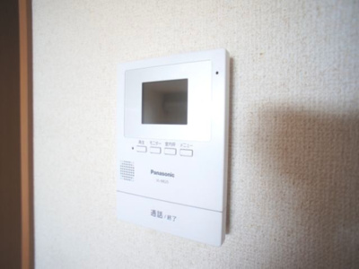 【セキュリティ】 | グランディール | 訪問者の確認ができるドアホン付きです♪