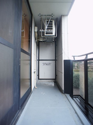 【バルコニー】 | グランディール | 日当たり良好！お洗濯物がたくさん干せます♪