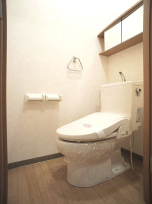 【トイレ】 | グランディール | 温水洗浄暖房便座機能付きです♪