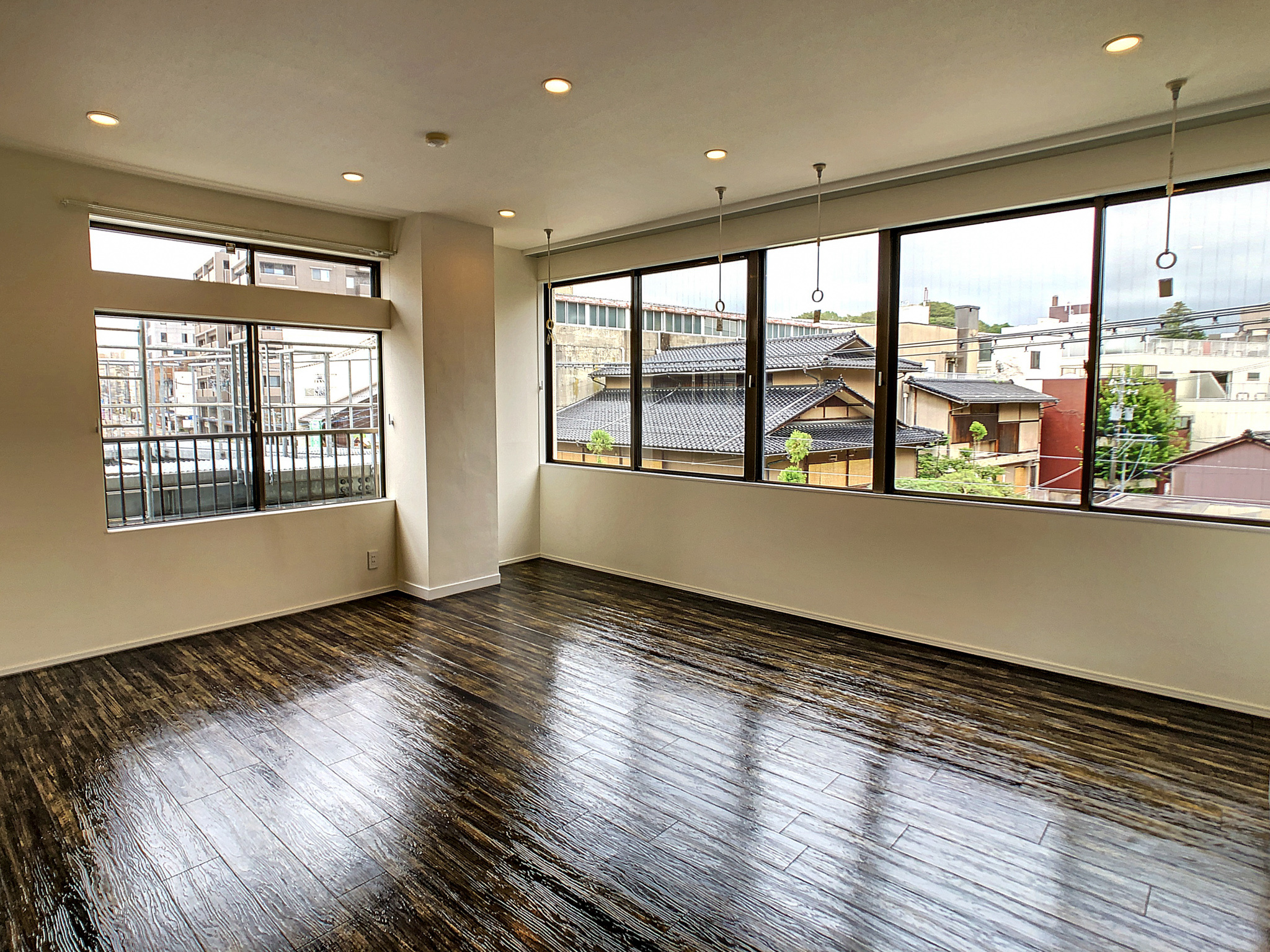 近江町金城センタービルの洋室