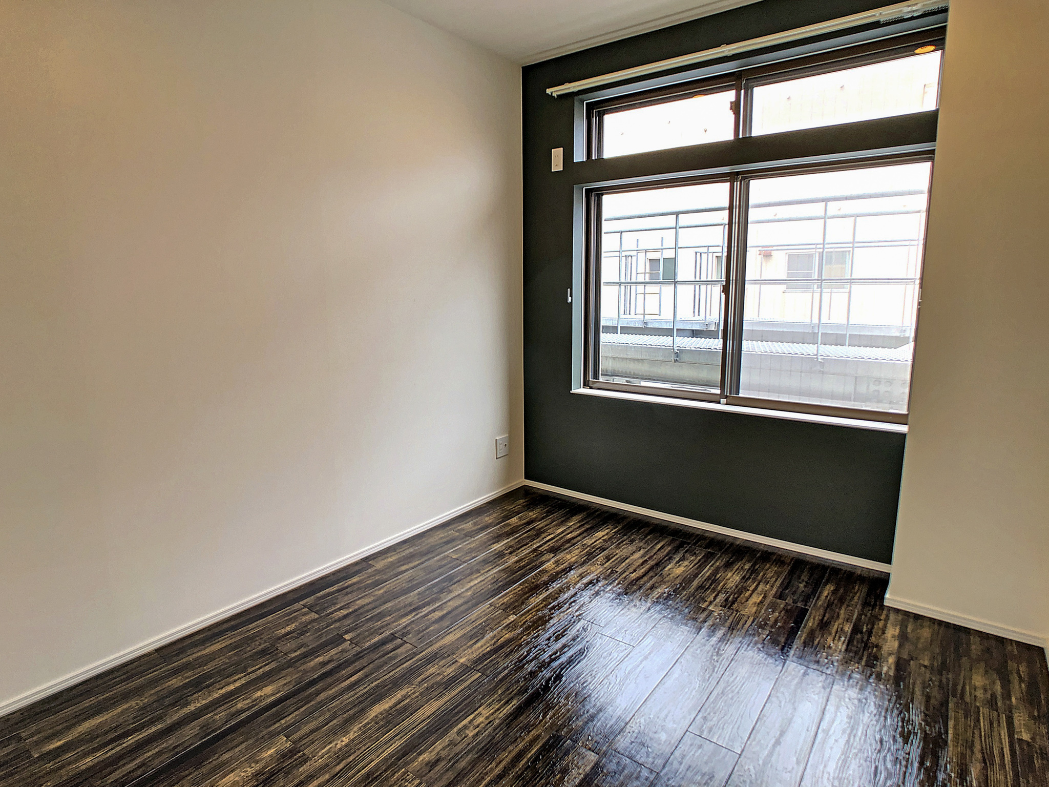 近江町金城センタービルの洋室