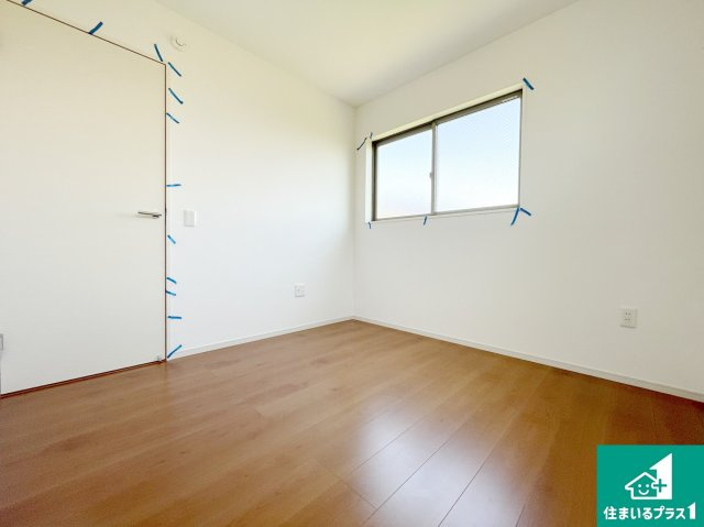 高槻市東五百住町　第1期　新築一戸建ての洋室|シンプルな洋室は、自分好みのインテリアが楽しめます♪ご家族とインテリアや家具を選びに行くのは新築購入時の醍醐味の一つです。ぜひお楽しみください♪