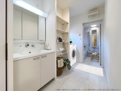 【脱衣所】 | 【洗面脱衣所　CG家具設置イメージ】
※画像に含まれる家具家電はCGで作成したイメージです。実際の物件には付帯しません。