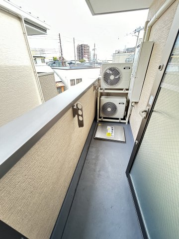 F asecia propusのバルコニー