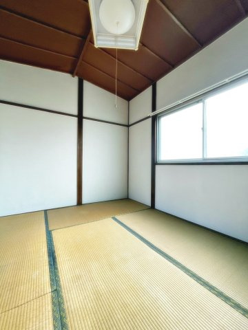 宝塚市平井２丁目のアパートの和室|和室があれば、来客や子供用のスペースとして活躍します