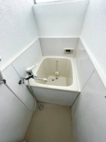 緑荘の浴室|お風呂で日々の疲れを落としましょう