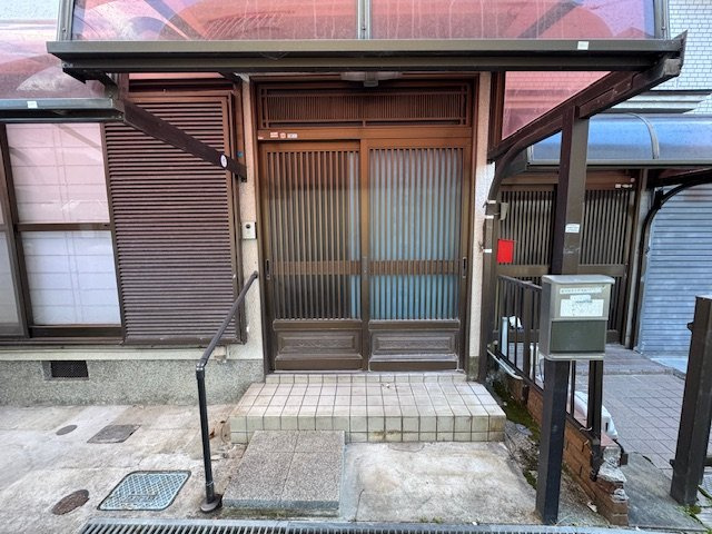 龍泉貸家のエントランス