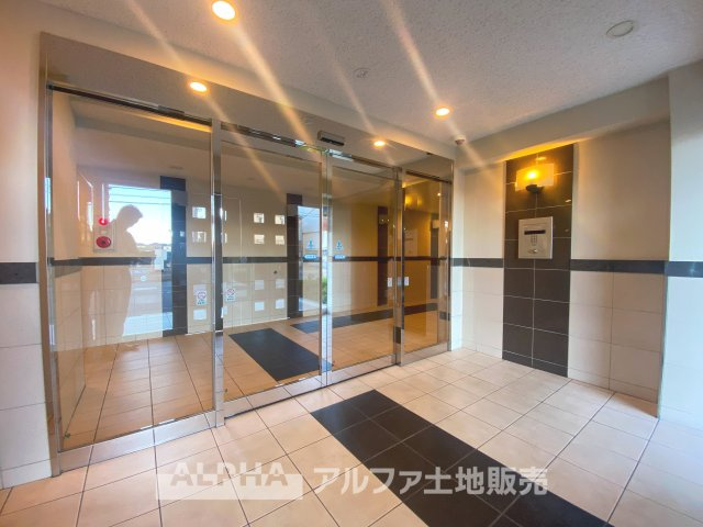 サンクレイドル日野のエントランス