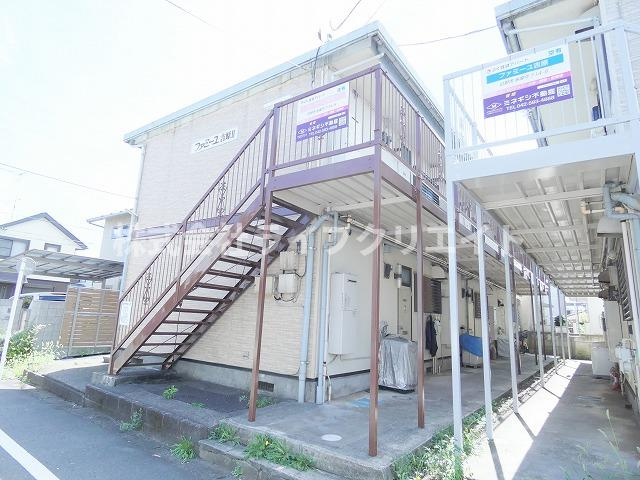 ファミーユ吉原Ⅱの外観