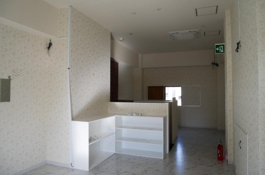 千両ビルの内装|明るい色調の室内です